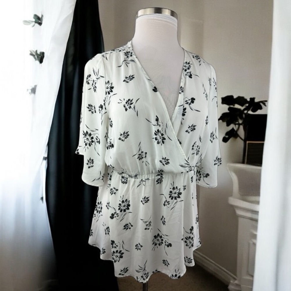 NWT Torrid Floral Georgette Flutter Sleeve Surplice Blouse Sheer Plus Size 1X - Picture 15 of 15